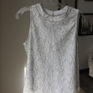 The perfect top for work to night out 👚💃🏻